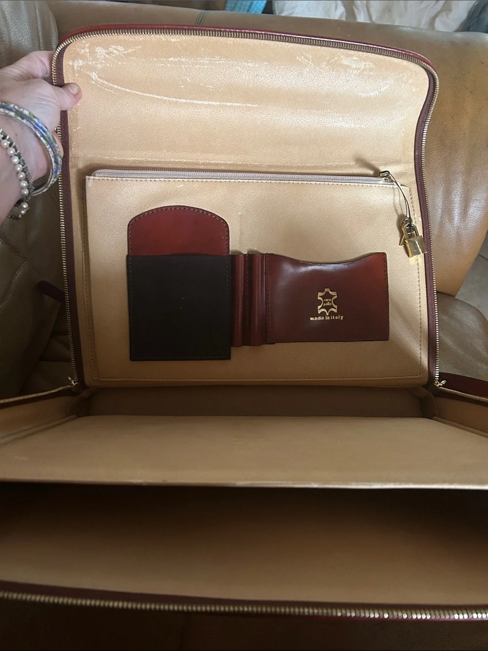 Pratesi Men's Leather Laptop Case in Chestnut Red - Classic Professional Carry